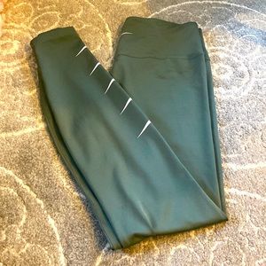 Green Nike legging